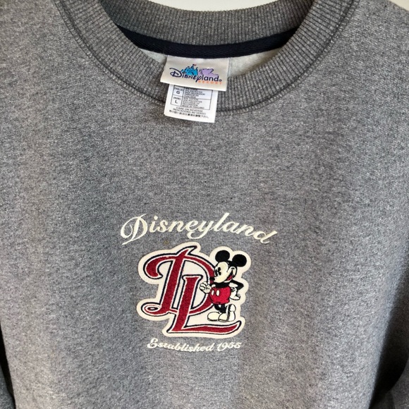 DISNEYLAND Gray Crewneck. - Picture 2 of 3